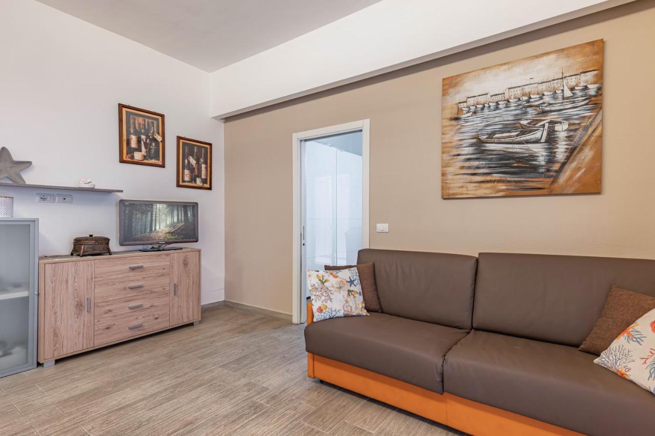 Ferienwohnung Naxos Bay Flat With Terrace 50 Meters From The Sea Giardini-Naxos Exterior foto